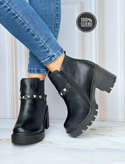 Botines Negros Altos con Taches