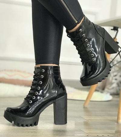 Botines Negros Altos de Charol