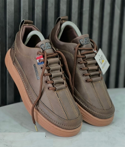 Zapatos Caterpillar Cafés