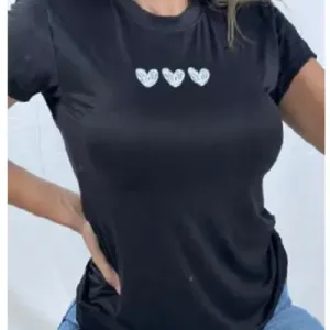 Camiseta Para Mujer Negro Corazones